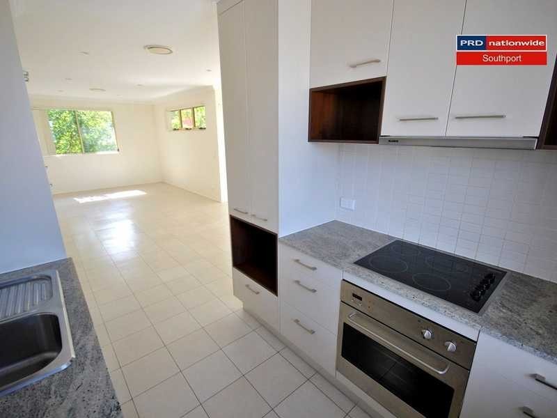 5/4-6 Locke Street, Southport QLD 4215
