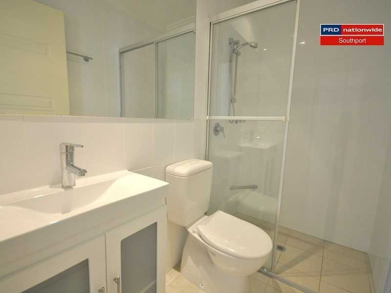 5/4-6 Locke Street, Southport QLD 4215