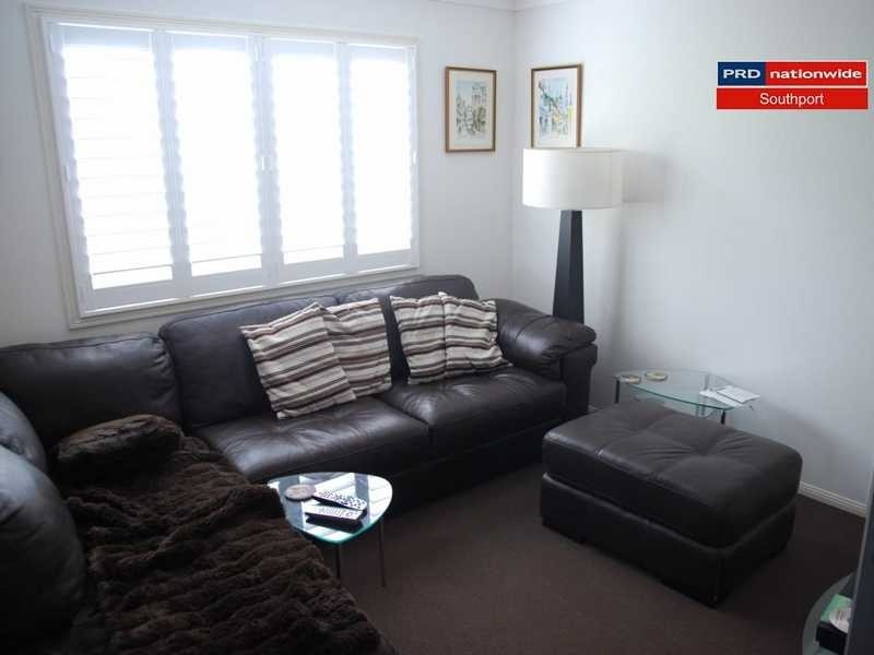 2/25 Charlton Street, Southport QLD 4215