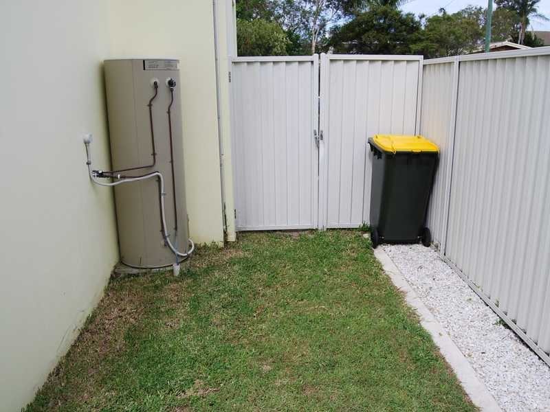 16a Loder Street, Biggera Waters QLD 4216