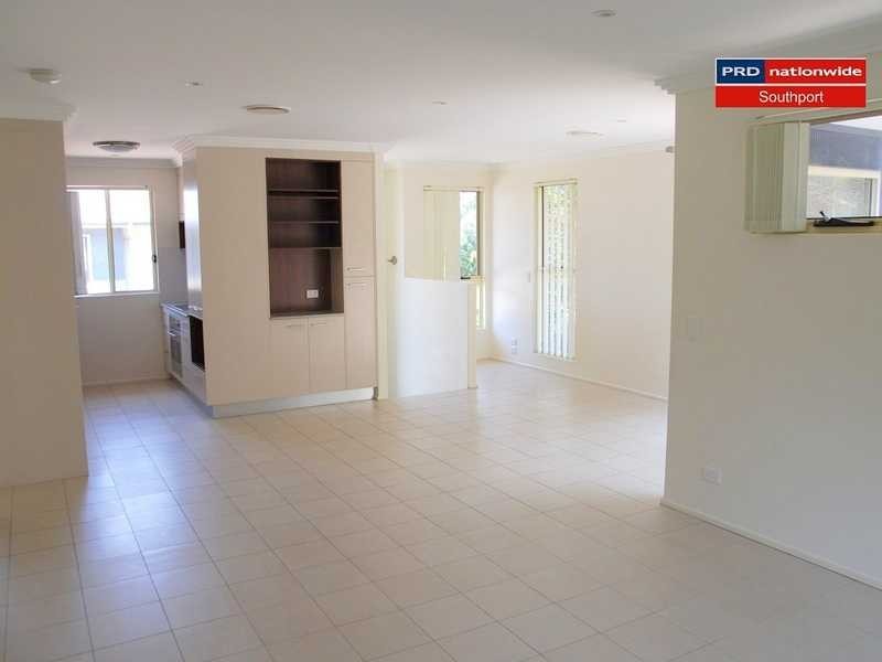 7/4-6 Locke Street, Southport QLD 4215