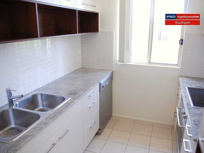 7/4-6 Locke Street, Southport QLD 4215