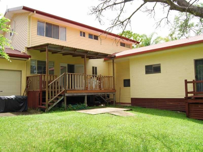 4 Second Avenue, Labrador QLD 4215