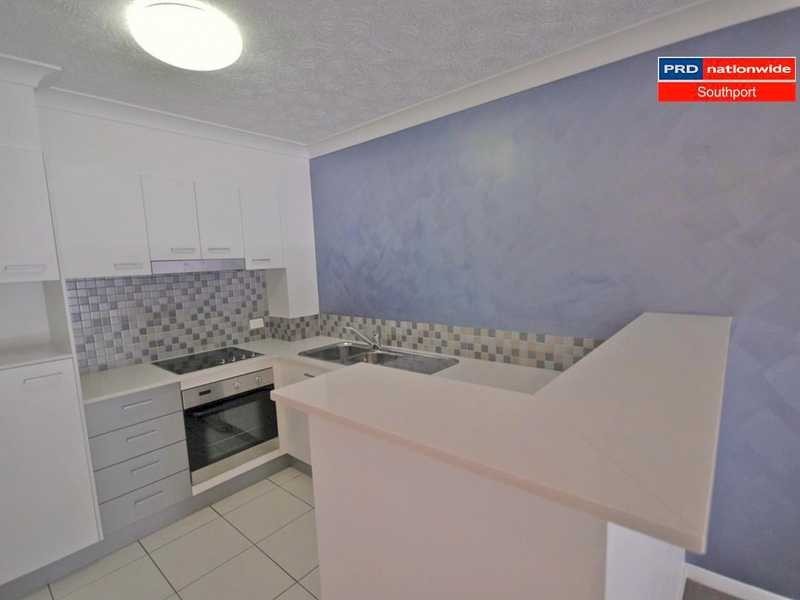 Unit 2/15-17 Lloyd Street, Southport QLD 4215