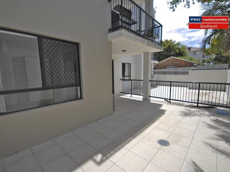 Unit 2/15-17 Lloyd Street, Southport QLD 4215