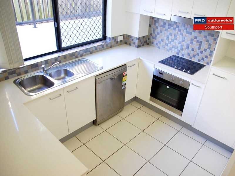 Unit 1/15-17 Lloyd Street, Southport QLD 4215