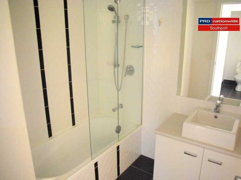 Unit 1/15-17 Lloyd Street, Southport QLD 4215