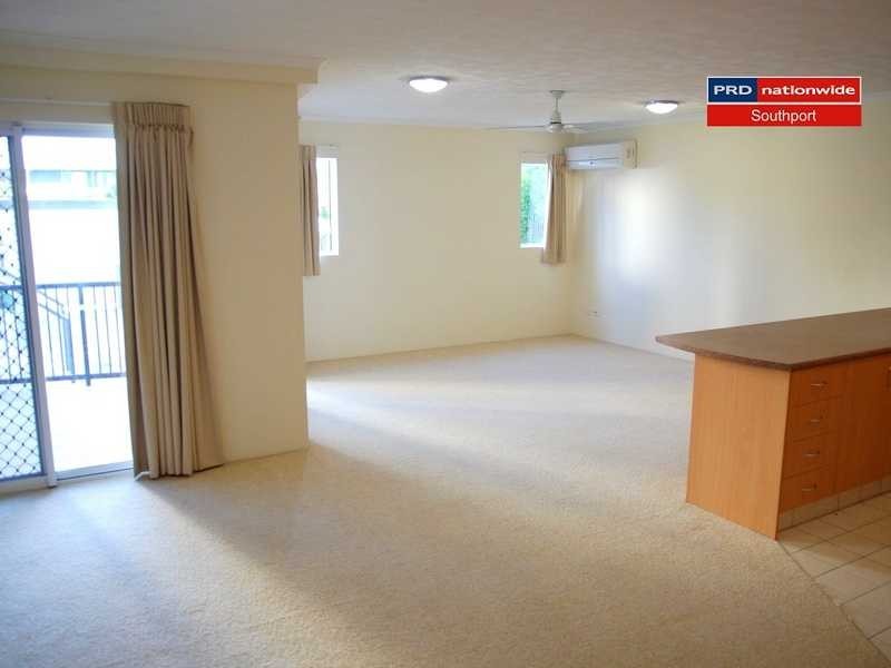 Unit 6/4-6 Proud, Labrador QLD 4215