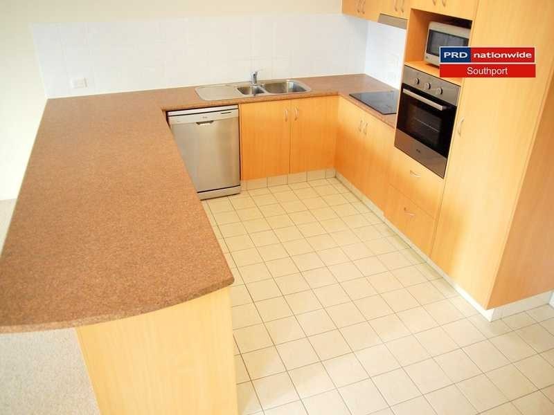 Unit 6/4-6 Proud, Labrador QLD 4215