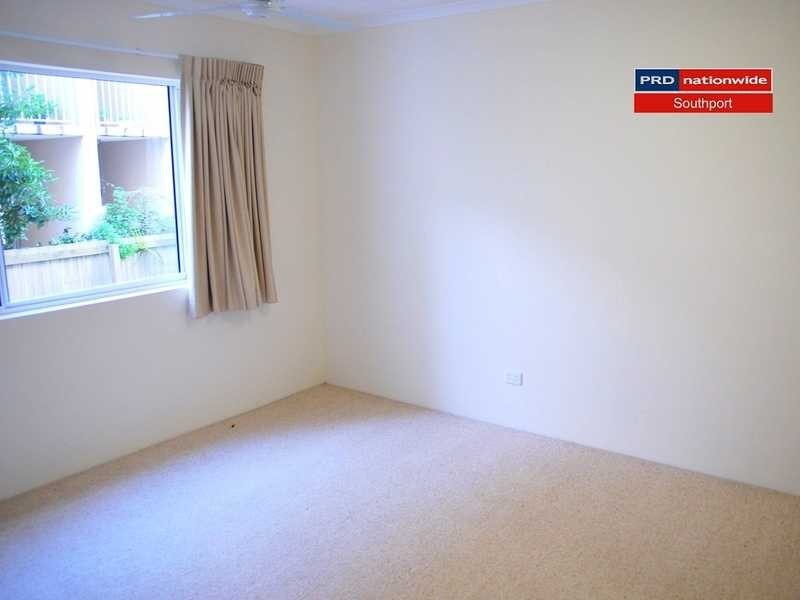 Unit 6/4-6 Proud, Labrador QLD 4215