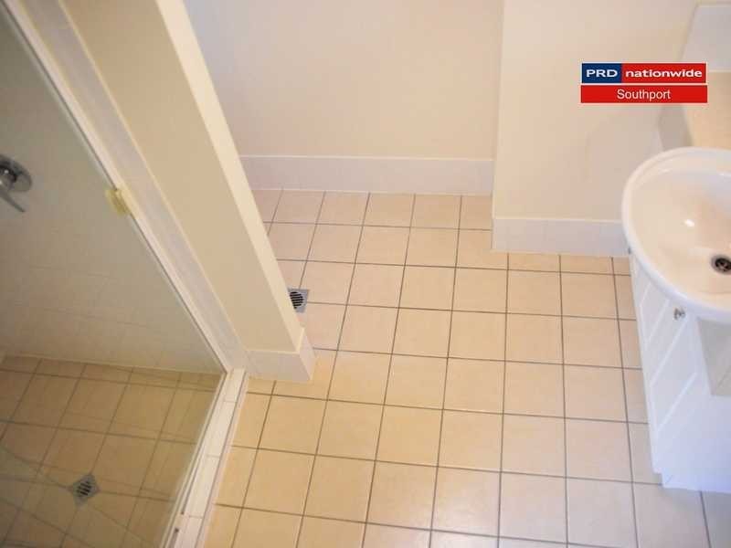 Unit 6/4-6 Proud, Labrador QLD 4215