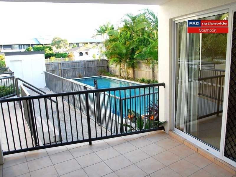 Unit 6/4-6 Proud, Labrador QLD 4215