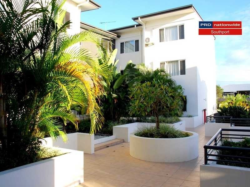 Unit 6/4-6 Proud, Labrador QLD 4215