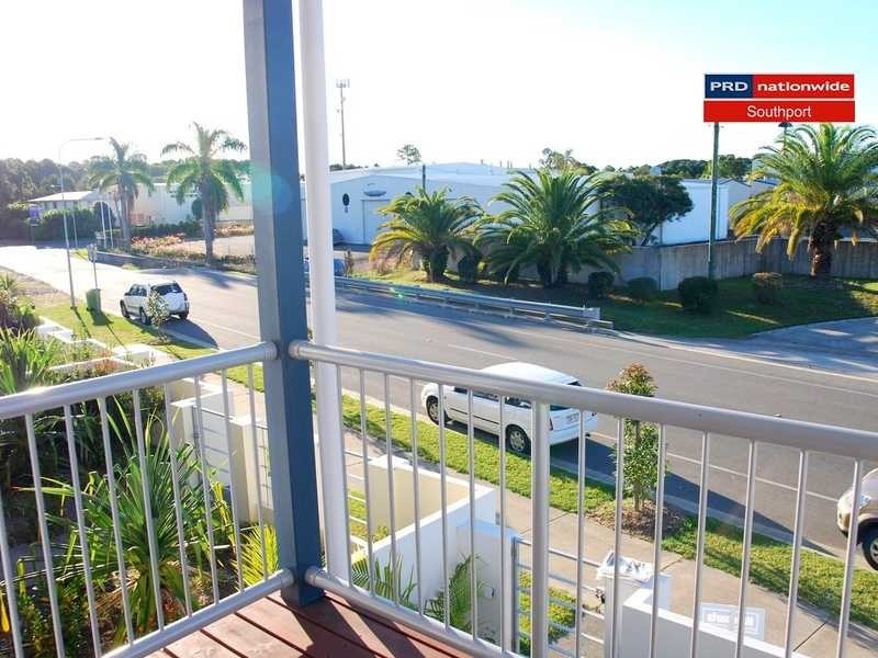 53 Sickle Avenue, Hope Island QLD 4212