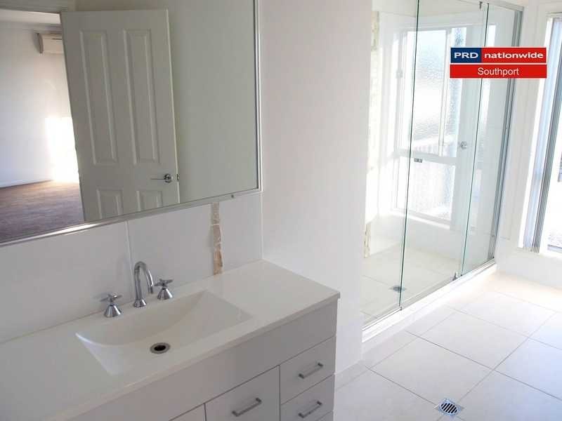 53 Sickle Avenue, Hope Island QLD 4212