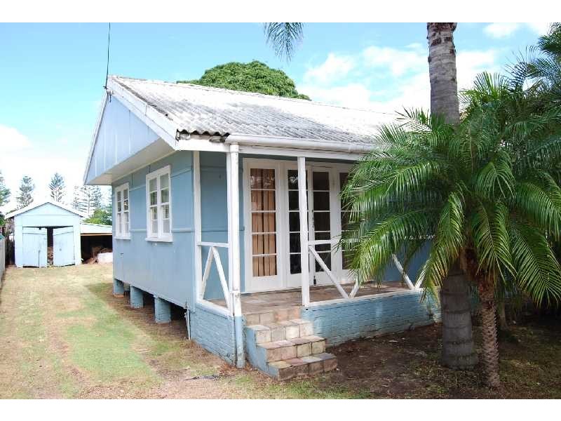 15 Bath Street, Labrador QLD 4215