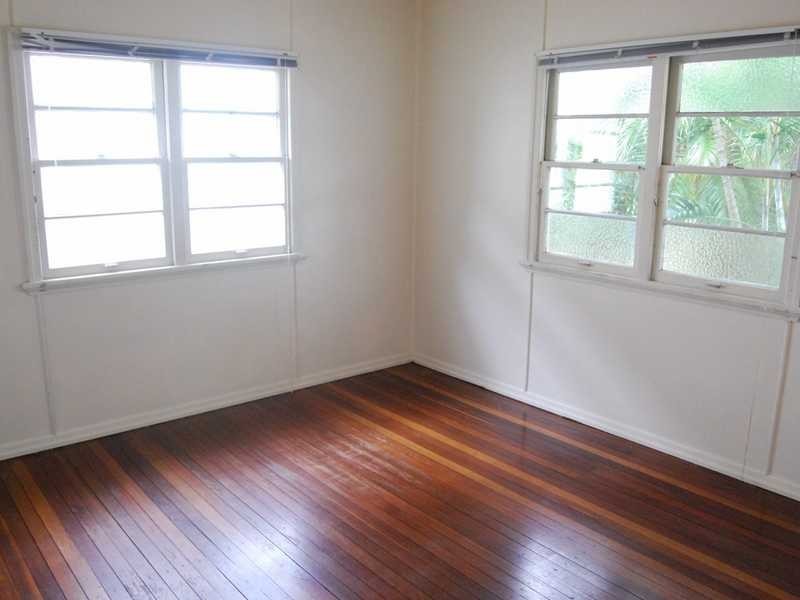 15 Bath Street, Labrador QLD 4215