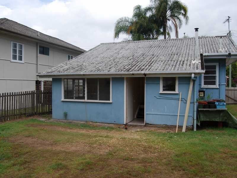 15 Bath Street, Labrador QLD 4215