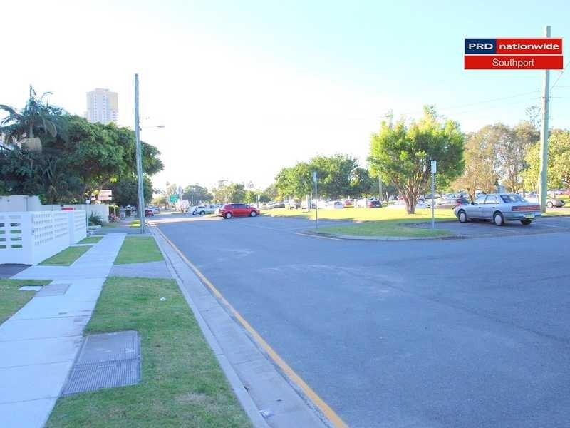 Unit 9/2 Marine Parade, Southport QLD 4215