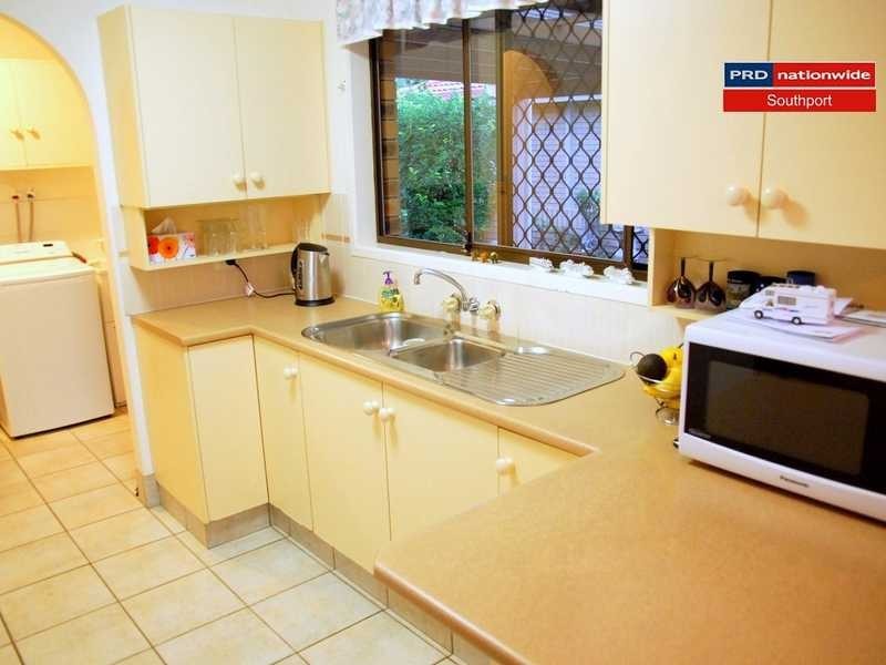 40 Broadwater Street, Runaway Bay QLD 4216