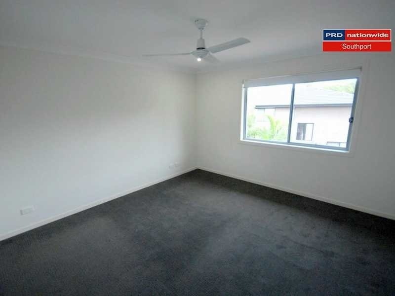 9/16-18 Geoff Wolter Drive West, Molendinar QLD 4214