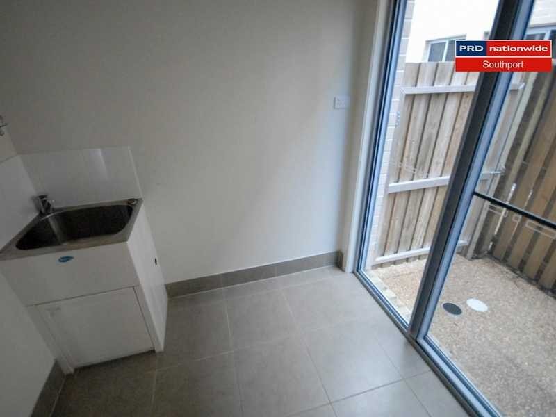 9/16-18 Geoff Wolter Drive West, Molendinar QLD 4214