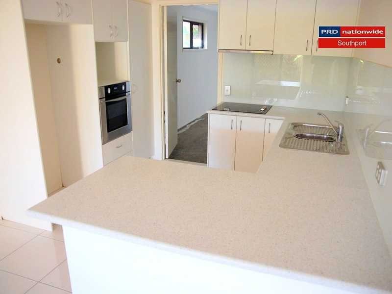 2/54 Galloway Street, Ashmore QLD 4214