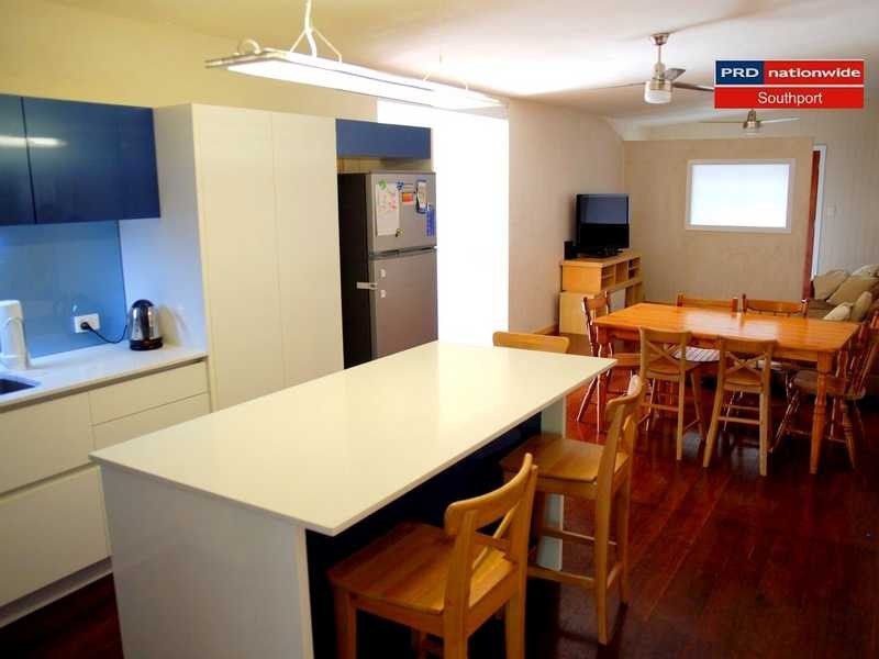 6 The Glen, Southport QLD 4215