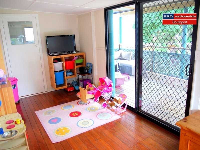 6 The Glen, Southport QLD 4215