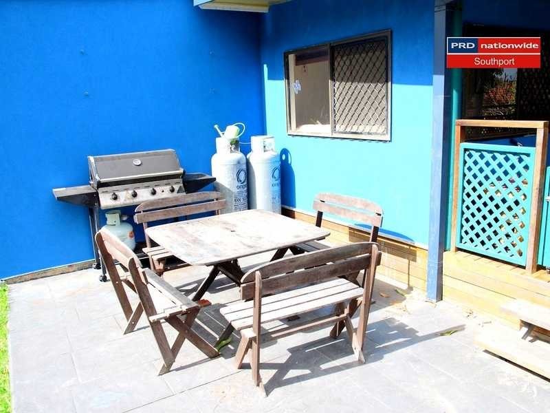 6 The Glen, Southport QLD 4215