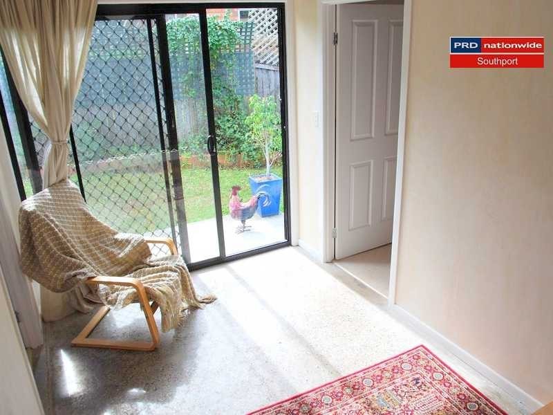 6 The Glen, Southport QLD 4215