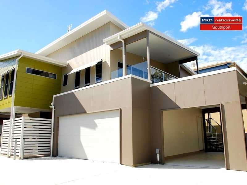 1/7 Harcourt Crescent, Southport QLD 4215