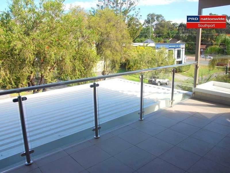 1/7 Harcourt Crescent, Southport QLD 4215