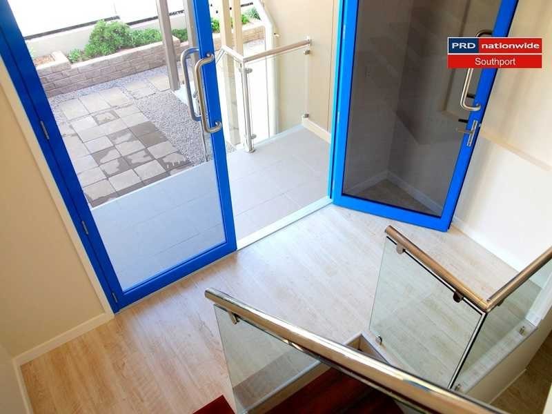 1/7 Harcourt Crescent, Southport QLD 4215