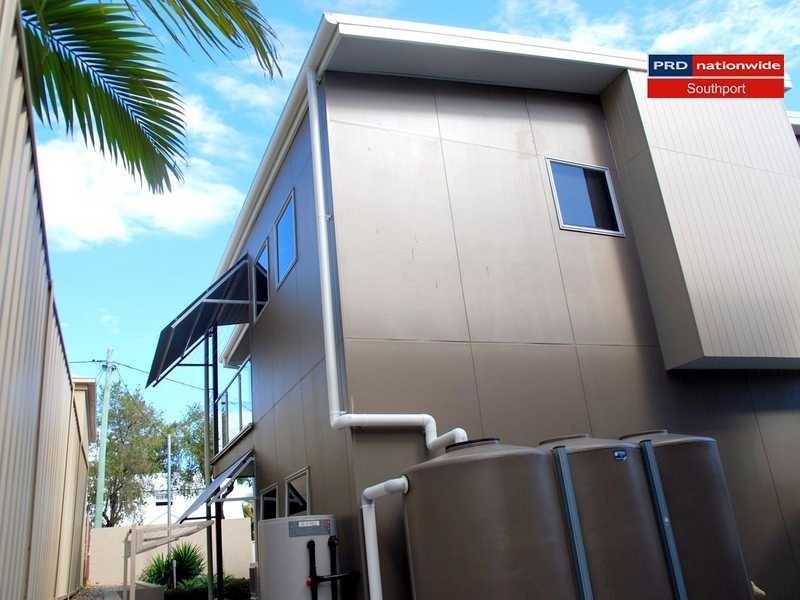 1/7 Harcourt Crescent, Southport QLD 4215