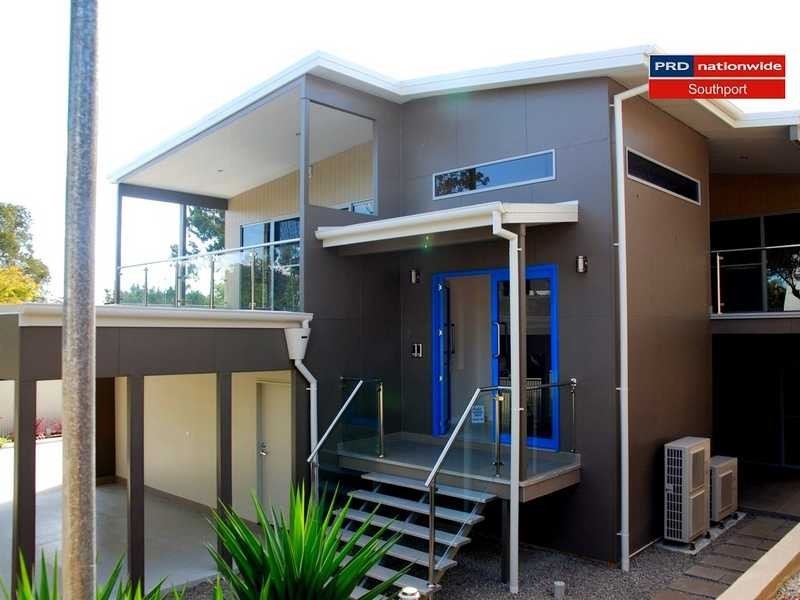 1/7 Harcourt Crescent, Southport QLD 4215