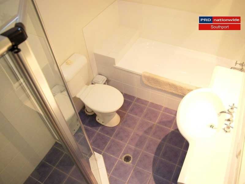 2/212 Nerang Street, Southport QLD 4215