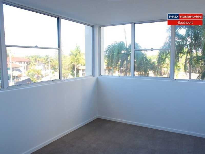 Unit 21/40 Watson Esplanade, Surfers Paradise QLD 4217