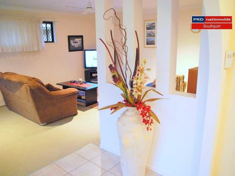 40 Broadwater Street, Runaway Bay QLD 4216