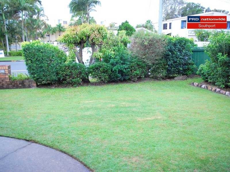 40 Broadwater Street, Runaway Bay QLD 4216