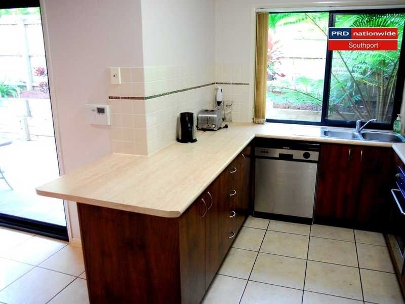 2/212 Nerang Road, Southport QLD 4215