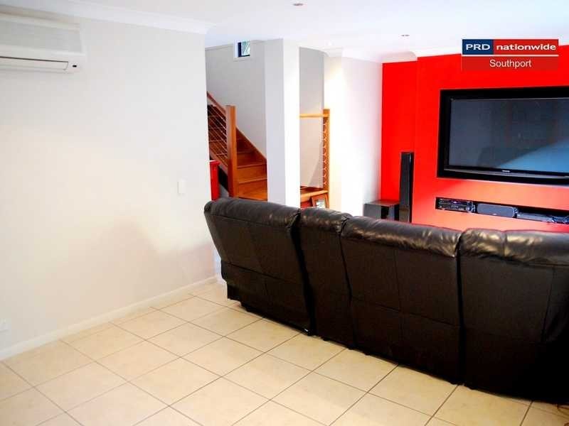 2/212 Nerang Road, Southport QLD 4215