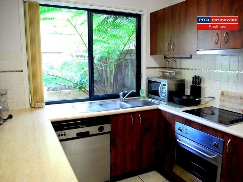 2/212 Nerang Road, Southport QLD 4215