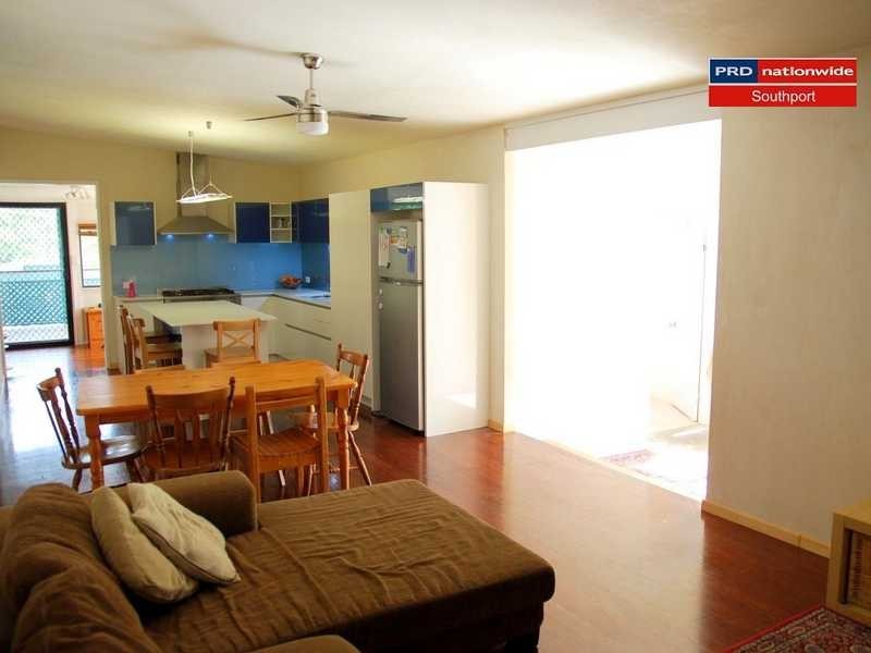 6 The Glen, Southport QLD 4215