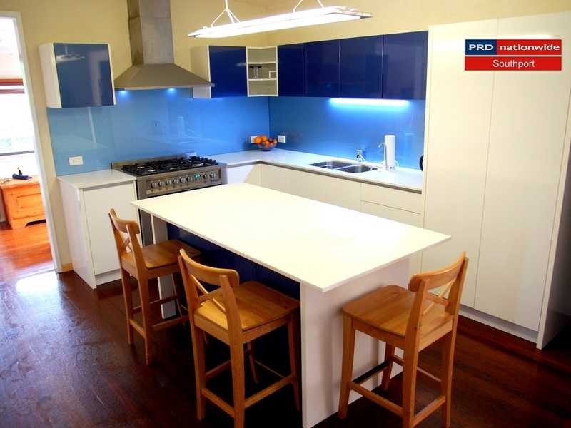 6 The Glen, Southport QLD 4215