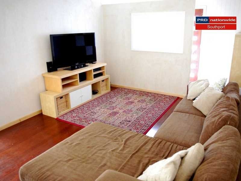 6 The Glen, Southport QLD 4215