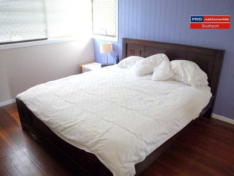 6 The Glen, Southport QLD 4215