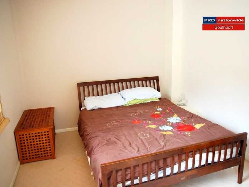 6 The Glen, Southport QLD 4215