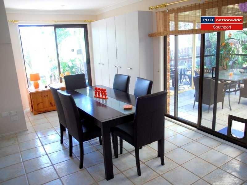 15 Chindrina Street, Hope Island QLD 4212