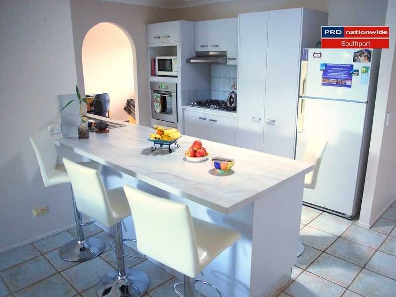 15 Chindrina Street, Hope Island QLD 4212